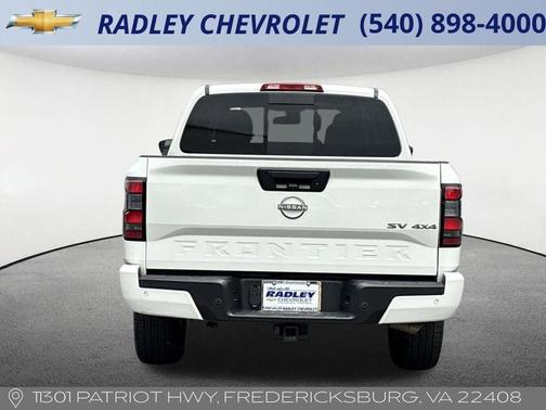 2024 Nissan Frontier SV