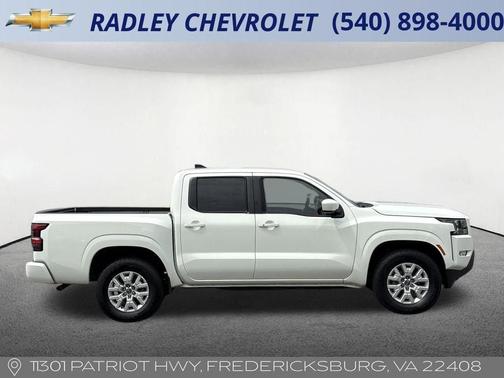 2024 Nissan Frontier SV