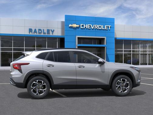 Sterling Gray Metallic 2026 Chevrolet Trax LT