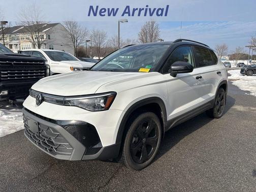 2025 Volkswagen Taos 1.5T SE Black