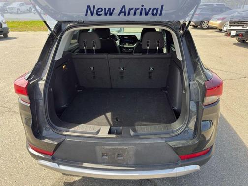 Mosaic Black Metallic 2025 Chevrolet Trailblazer LT