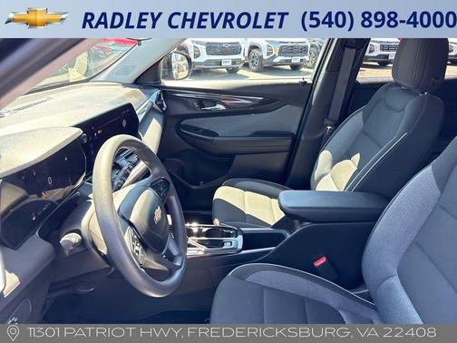 Mosaic Black Metallic 2025 Chevrolet Trailblazer LT