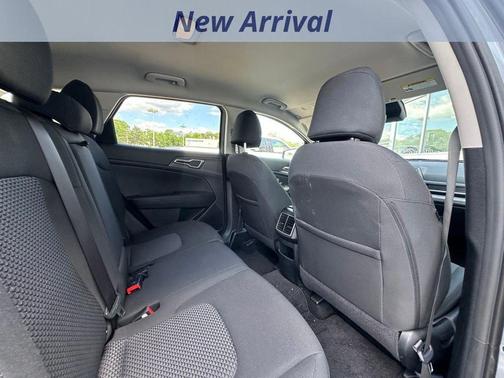 Silver 2025 Kia Sportage LX