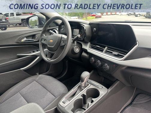 2025 Chevrolet Trax LS