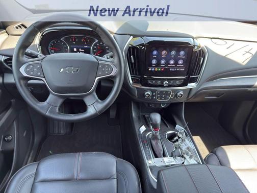 Mosaic Black Metallic 2023 Chevrolet Traverse RS