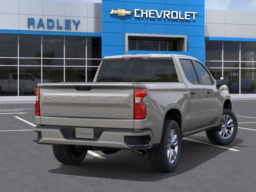 White Sand 2026 Chevrolet Silverado 1500 Custom