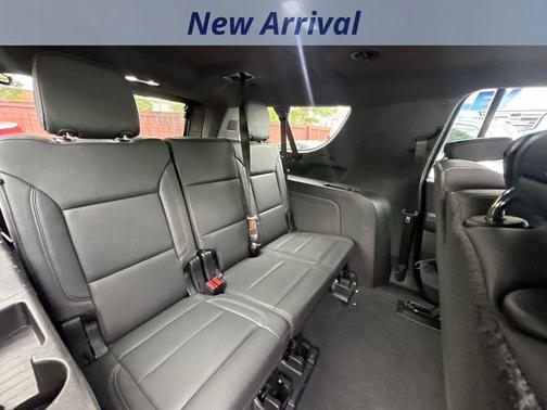 Black 2025 Chevrolet Suburban Z71