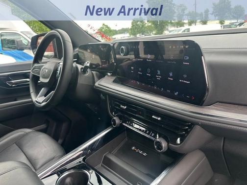 Black 2025 Chevrolet Suburban Z71