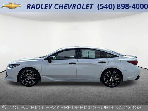 2022 Toyota Avalon Hybrid XSE Nightshade