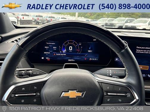 Iridescent Pearl Tricoat 2025 Chevrolet Traverse High Country