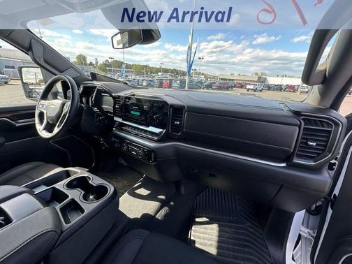 Summit White 2025 Chevrolet Silverado 2500 LT