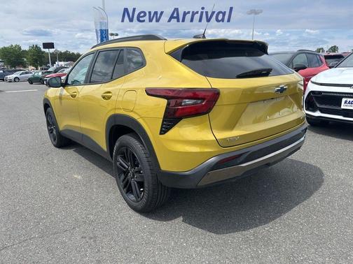 Nitro Yellow 2025 Chevrolet Trax ACTIV