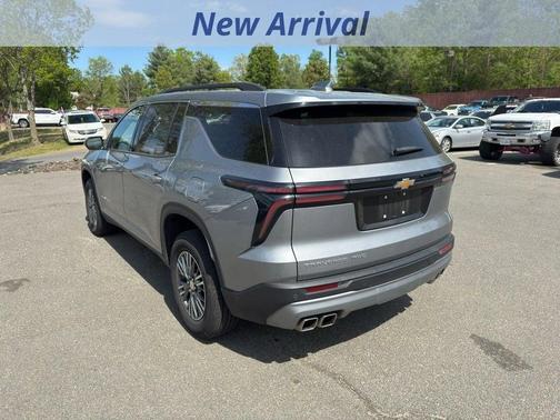 Sterling Gray Metallic 2025 Chevrolet Traverse LT
