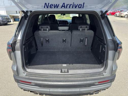 Sterling Gray Metallic 2025 Chevrolet Traverse LT