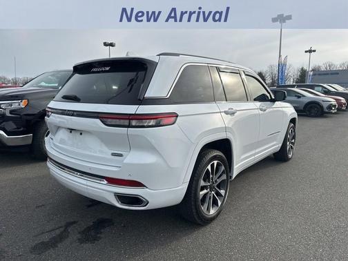 2022 Jeep Grand Cherokee Overland