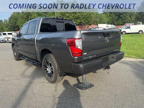 2022 Nissan Titan SV