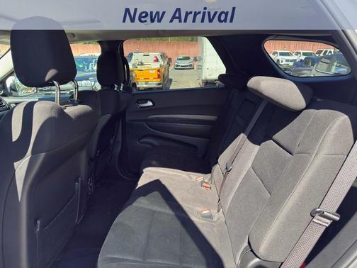 White 2022 Dodge Durango SXT