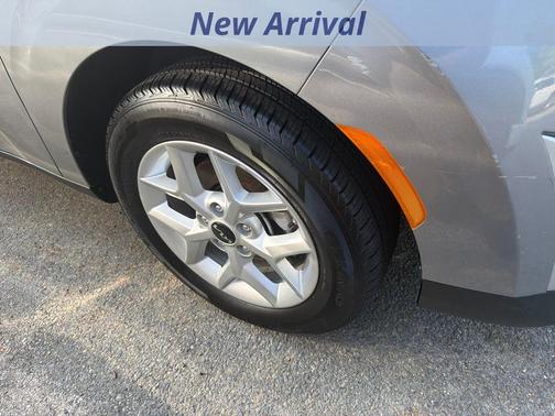 Gray 2025 Kia Soul LX