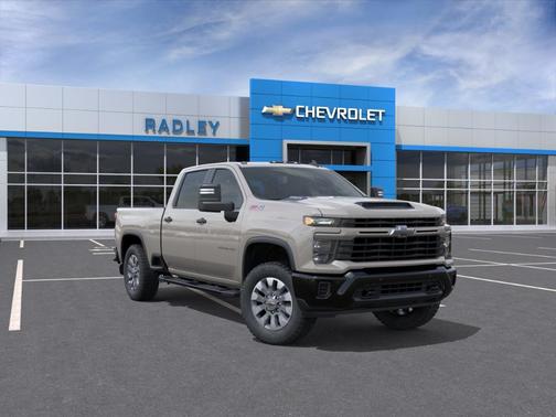 White Sand 2026 Chevrolet Silverado 2500 Custom