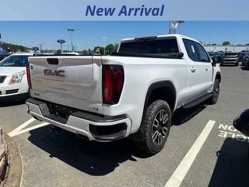 Summit White 2022 GMC Sierra 1500 AT4