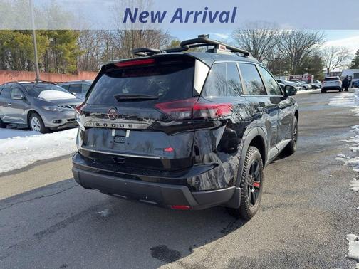 2025 Nissan Rogue Rock Creek