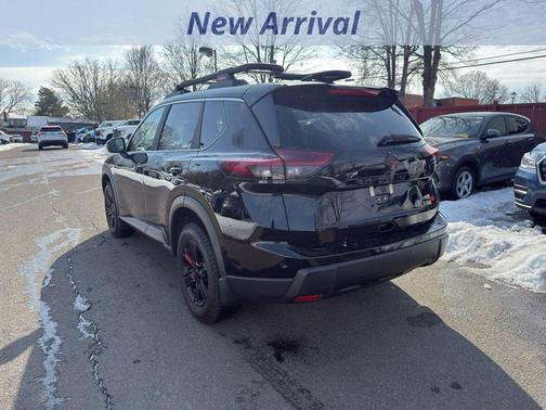 2025 Nissan Rogue Rock Creek