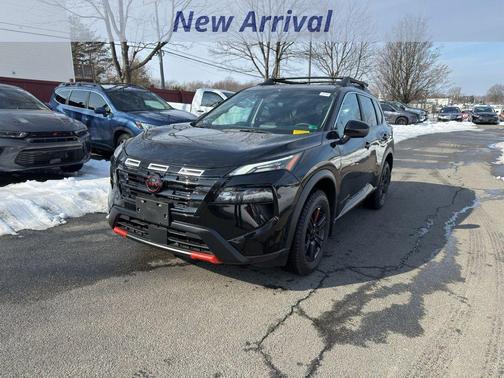 2025 Nissan Rogue Rock Creek