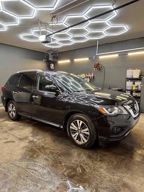2017 Nissan Pathfinder SV