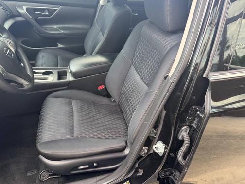 Super Black 2018 Nissan Altima 2.5 SV