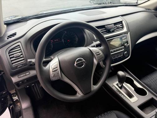 Super Black 2018 Nissan Altima 2.5 SV