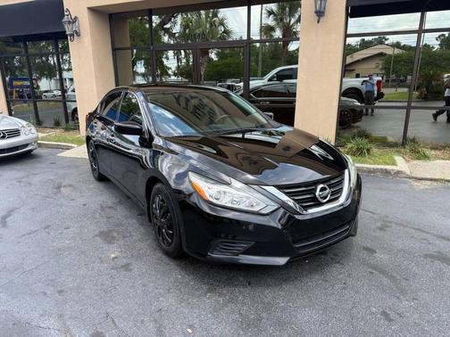 Super Black 2018 Nissan Altima 2.5 SV