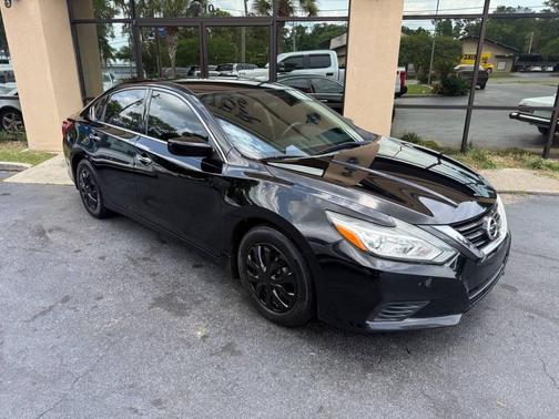 Super Black 2018 Nissan Altima 2.5 SV