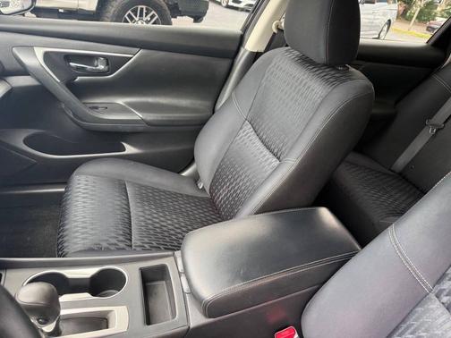 Super Black 2018 Nissan Altima 2.5 SV