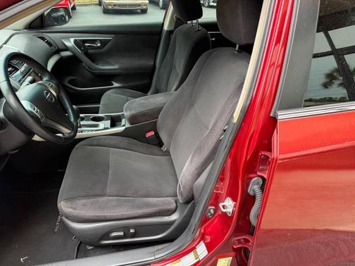 Cayenne Red Metallic 2013 Nissan Altima 2.5 SV