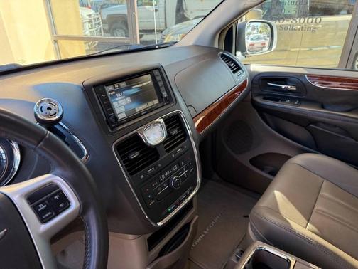 2015 Chrysler Town & Country Touring
