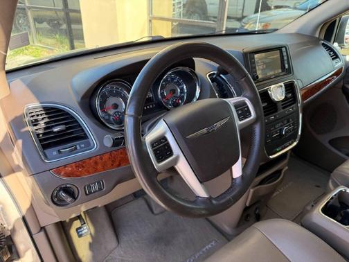 2015 Chrysler Town & Country Touring