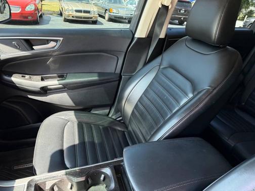 Burgundy Velvet Metallic Tinted Clearcoat 2020 Ford Edge SEL