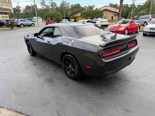 Granite Pearlcoat 2020 Dodge Challenger SXT