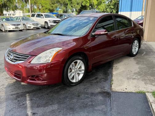 Tuscan Sun 2010 Nissan Altima 3.5 SR