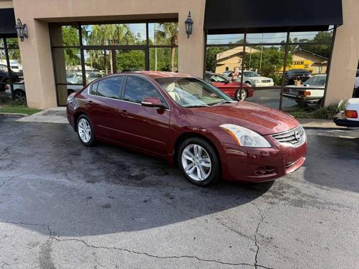 Tuscan Sun 2010 Nissan Altima 3.5 SR