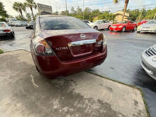 Tuscan Sun 2010 Nissan Altima 3.5 SR