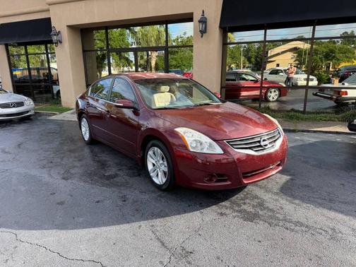 Tuscan Sun 2010 Nissan Altima 3.5 SR