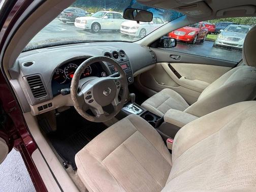 Tuscan Sun 2010 Nissan Altima 3.5 SR
