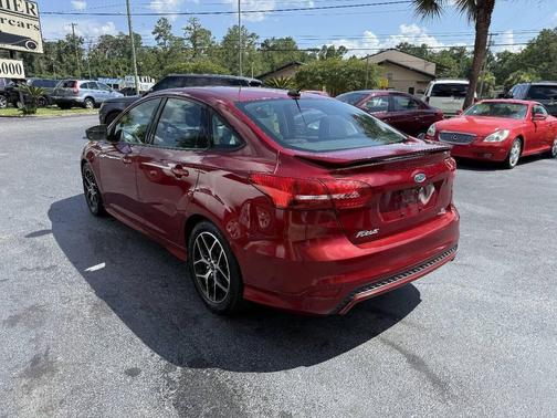 Ruby Red Metallic Tinted Clearcoat 2015 Ford Focus SE