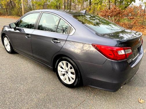 Photo 3 of 32 of 2016 Subaru Legacy 2.5i Premium
