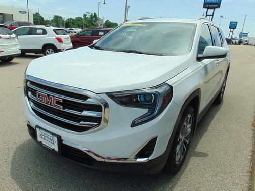 Photo 4 of 26 of 2019 GMC Terrain SLT