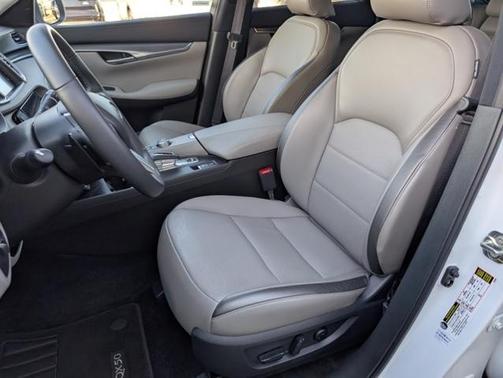 2025 INFINITI QX50 LUXE