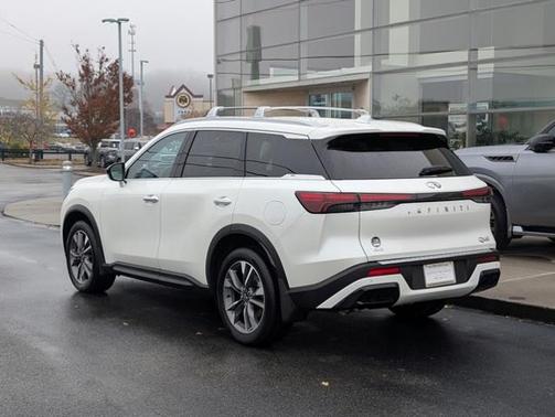 2025 INFINITI QX60 LUXE