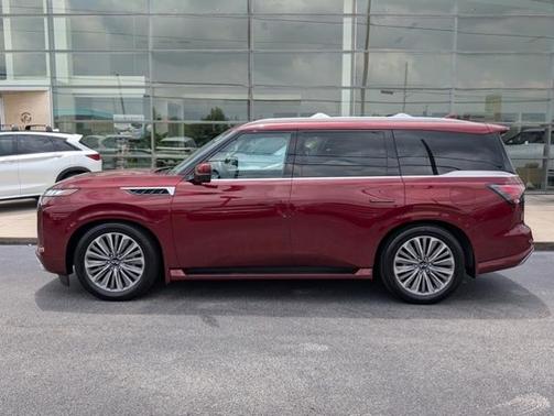 2025 INFINITI QX80 LUXE