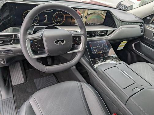 2025 INFINITI QX80 LUXE